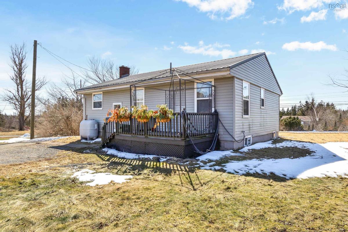 2751 Roaches Road, Lingan, (MLS® 202304755) RE/MAX nova