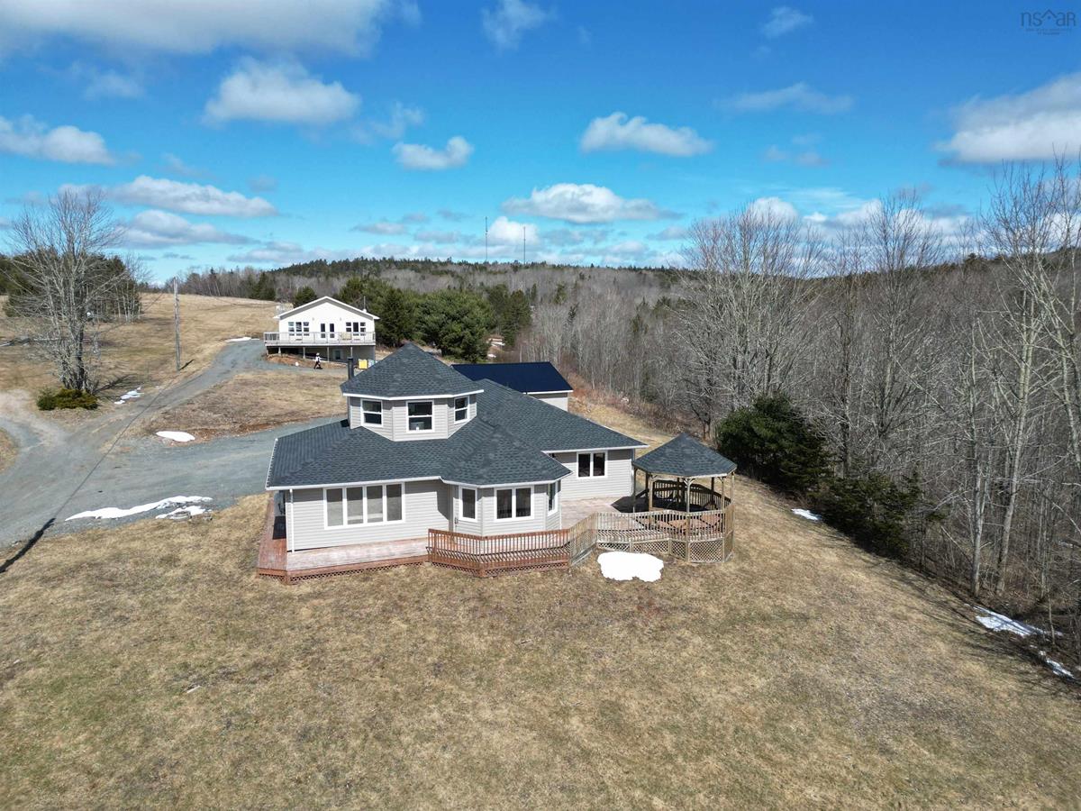 130 Lakeview Crescent, Upper Vaughan, (MLS® 202305131) RE/MAX nova