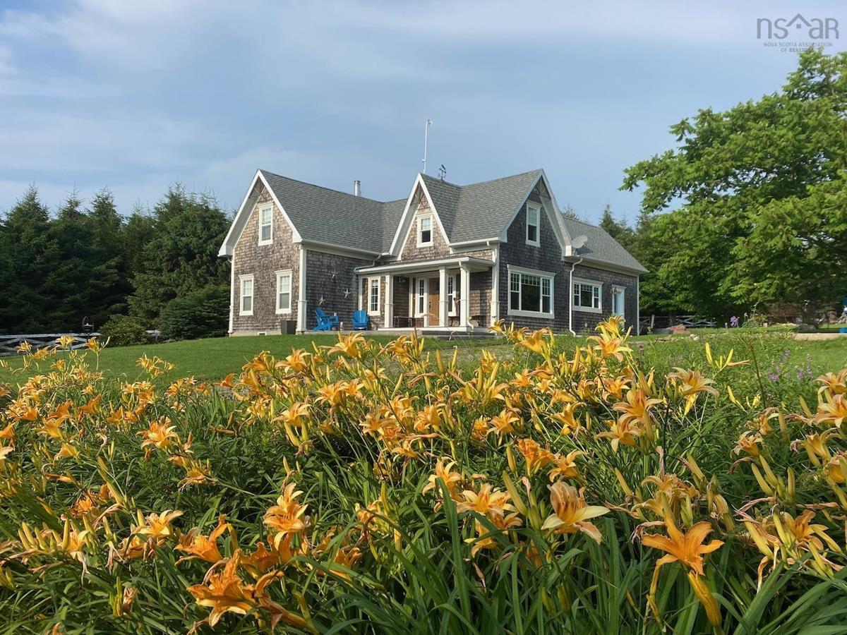 650 Cedar Lake Road, Cedar Lake, (MLS® 202305763) RE/MAX nova