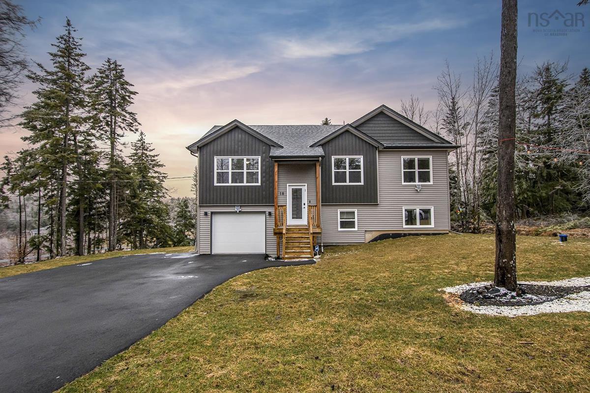 18 Fiona Lane, Kingswood, (MLS® 202306573) RE/MAX nova