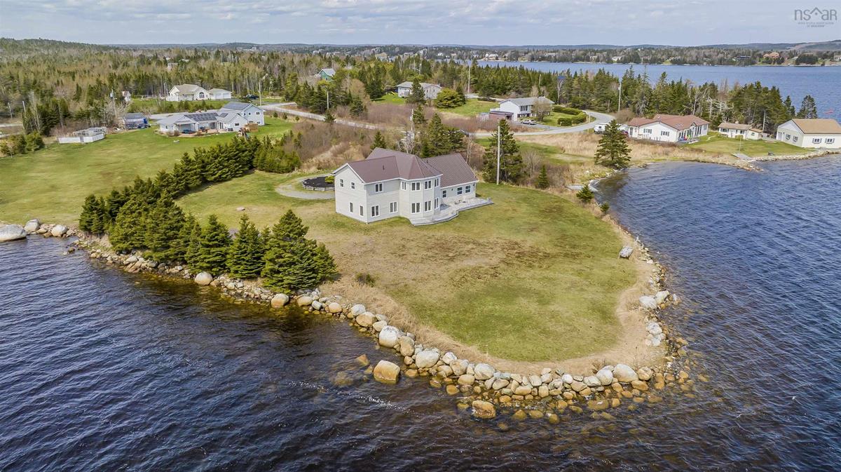 20 Lakeshore Drive, East Lawrencetown, (MLS® 202308870) RE/MAX nova