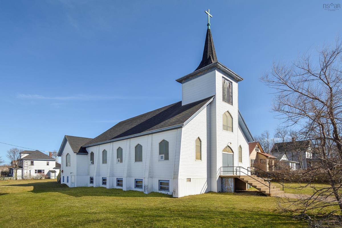 358 Gibbon Street, New Waterford, (MLS® 202310988) RE/MAX nova