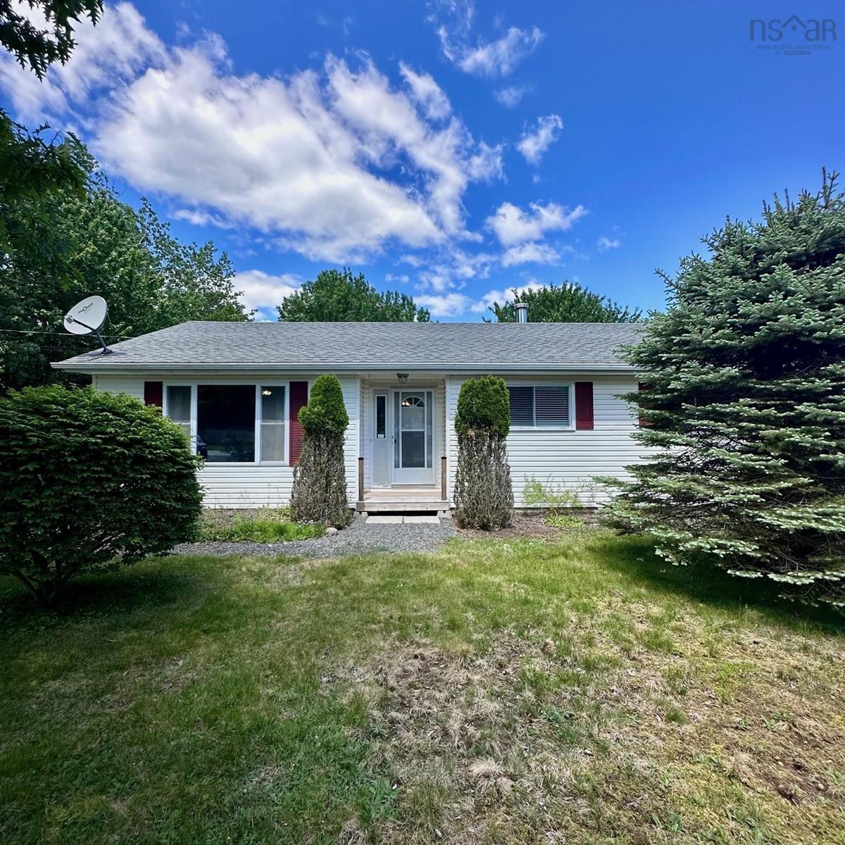 197 Charlie Lane, Pine Grove, (MLS® 202312702) RE/MAX nova