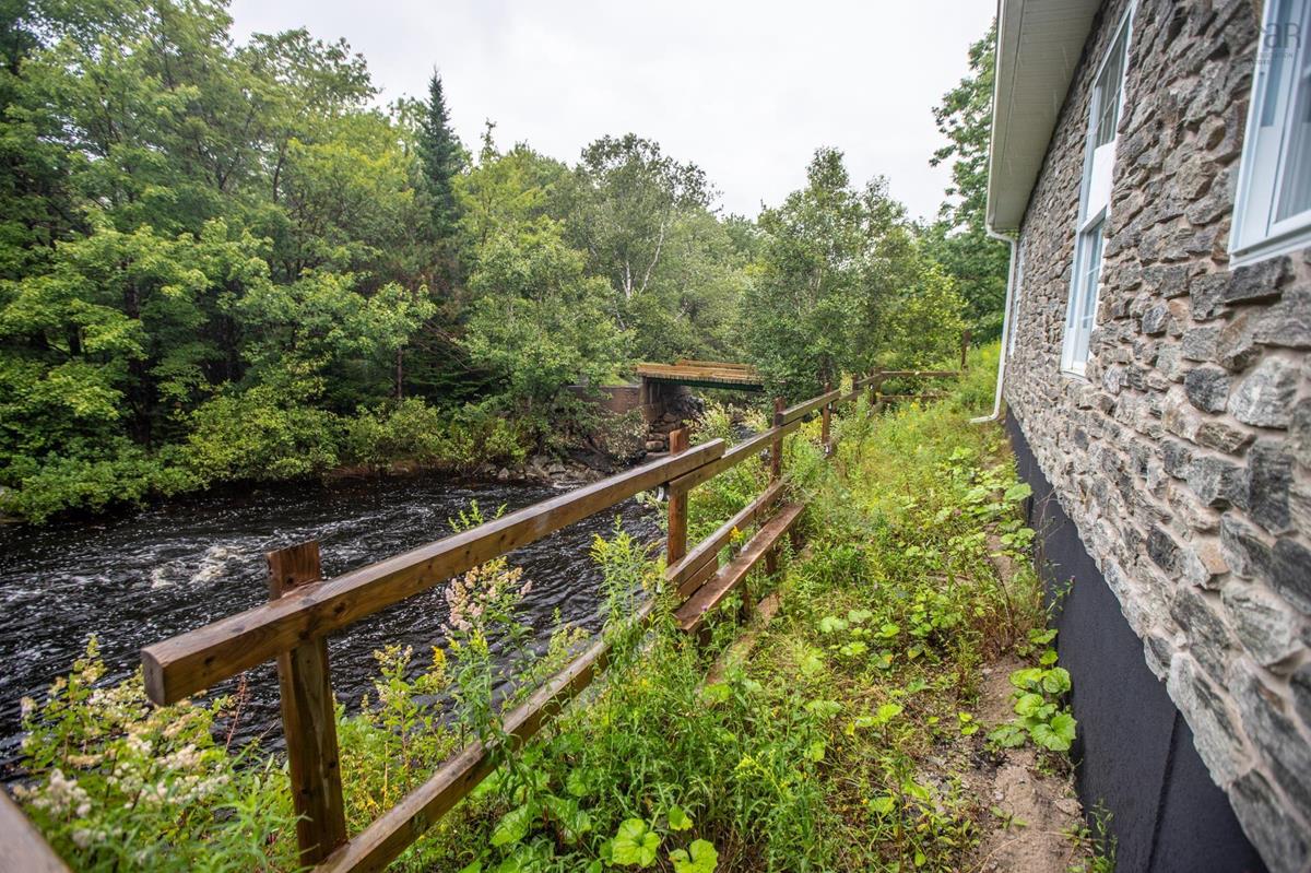 2515 St Margarets Bay Road, Timberlea, (MLS® 202316896) RE/MAX nova