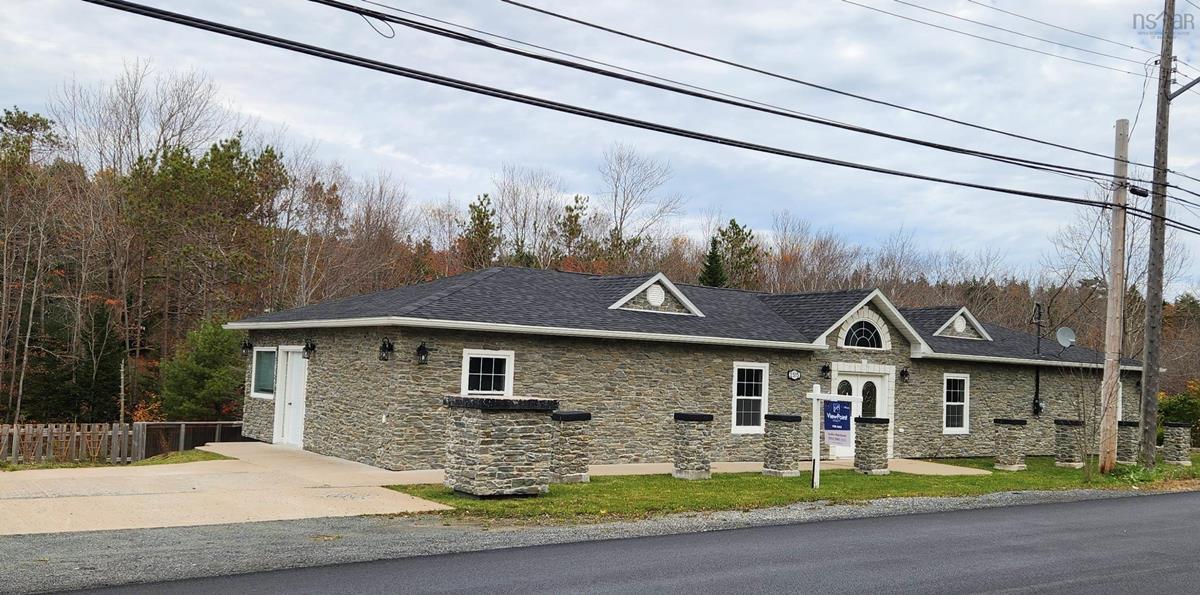 2515 St Margarets Bay Road, Timberlea, (MLS® 202316896) RE/MAX nova