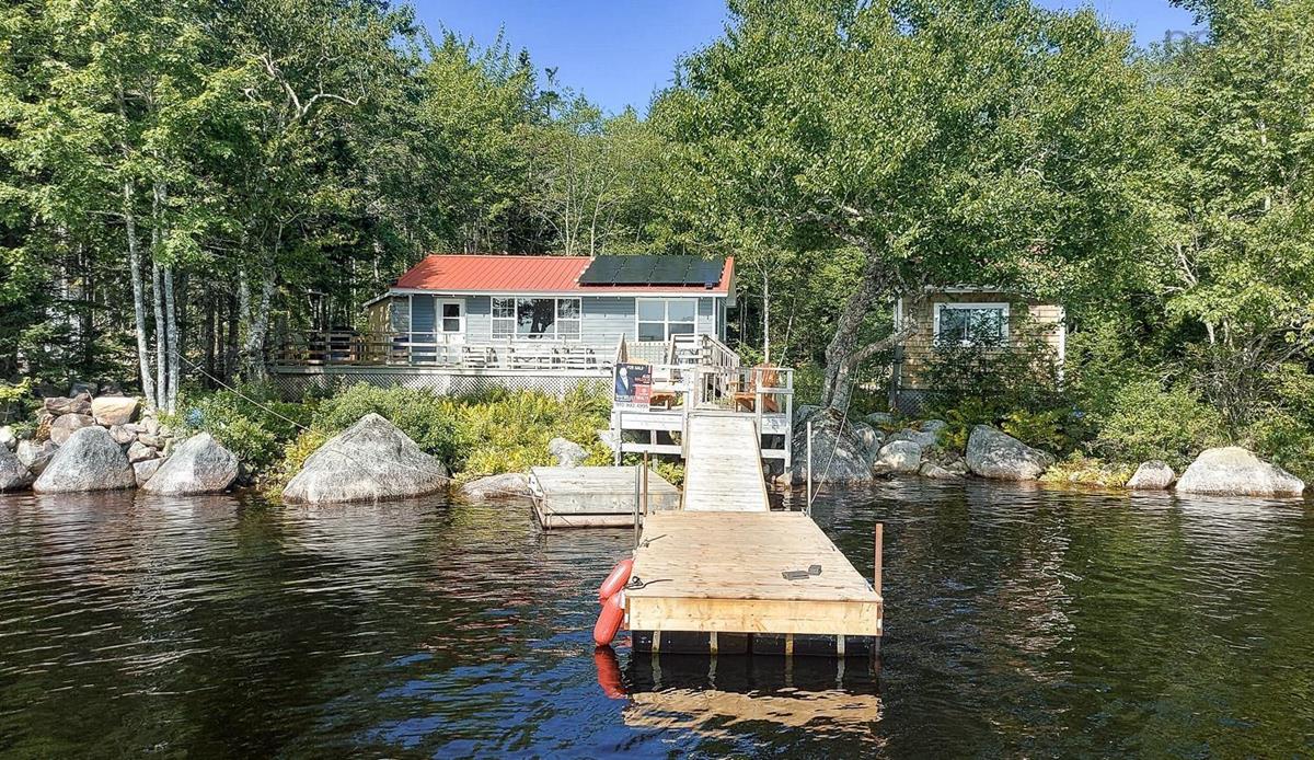 1158 Lake Charlotte Water Access Upper Lakeville, Upper Lakeville, (MLS® 202317748) RE/MAX nova