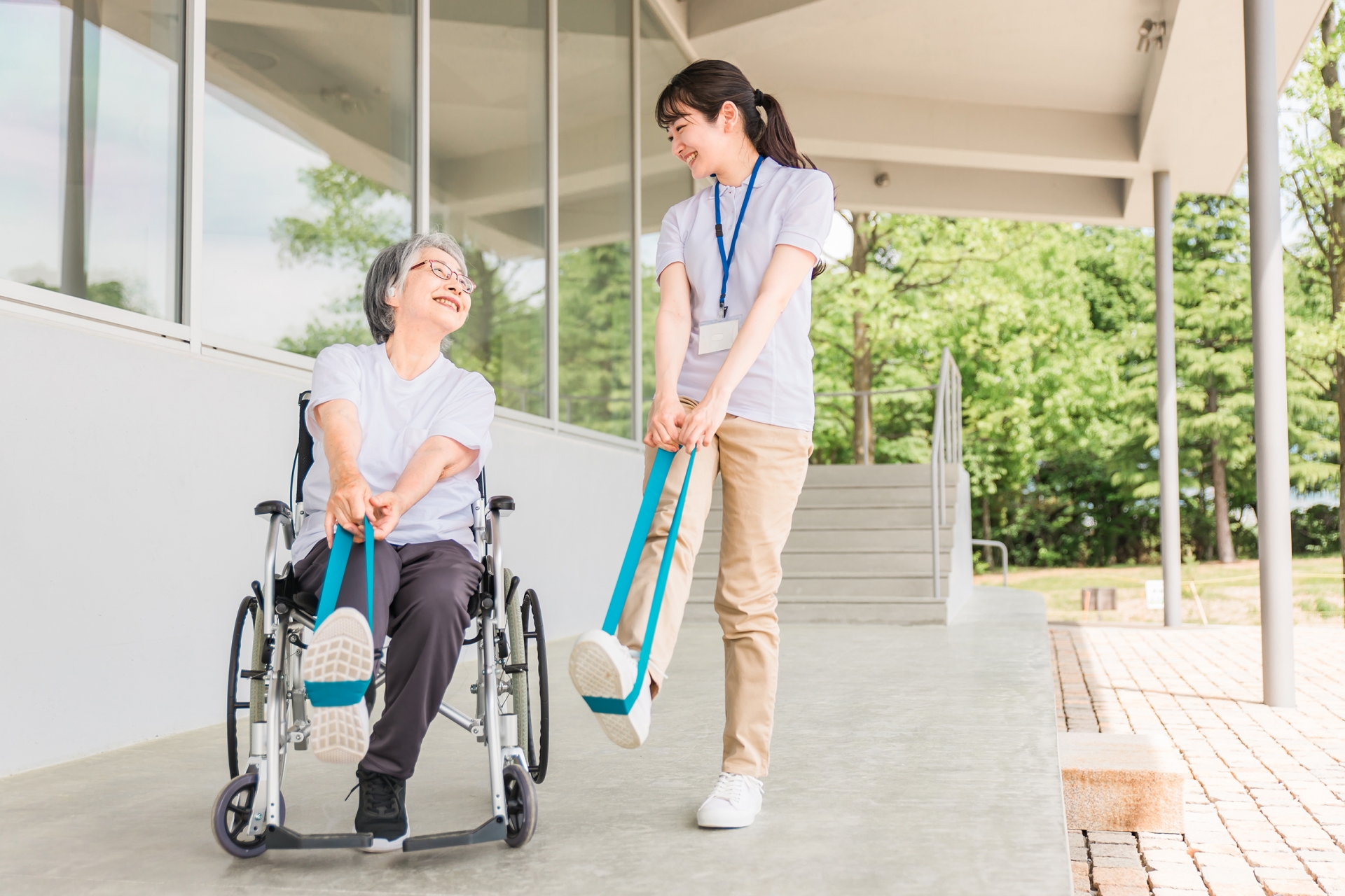 自立支援介護とは？家庭でできる4つのケアと自立支援介護を行うメリット｜ソラまめ＋｜介護サービスのソラスト