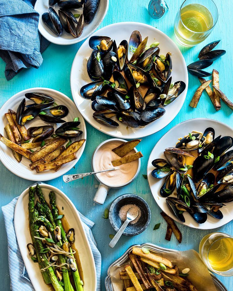 Asian Style Steamed Mussels With Ginger And Oyster Sauce by omnivorescookbook Quick & Easy