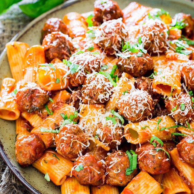 Rigatoni Con Polpette And Arrabiata Sauce (meatballs In Red Wine Sauce