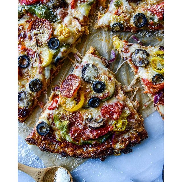 Cauliflower Crust Pizza Supreme With Olives, Banana Peppers, Pepperoni
