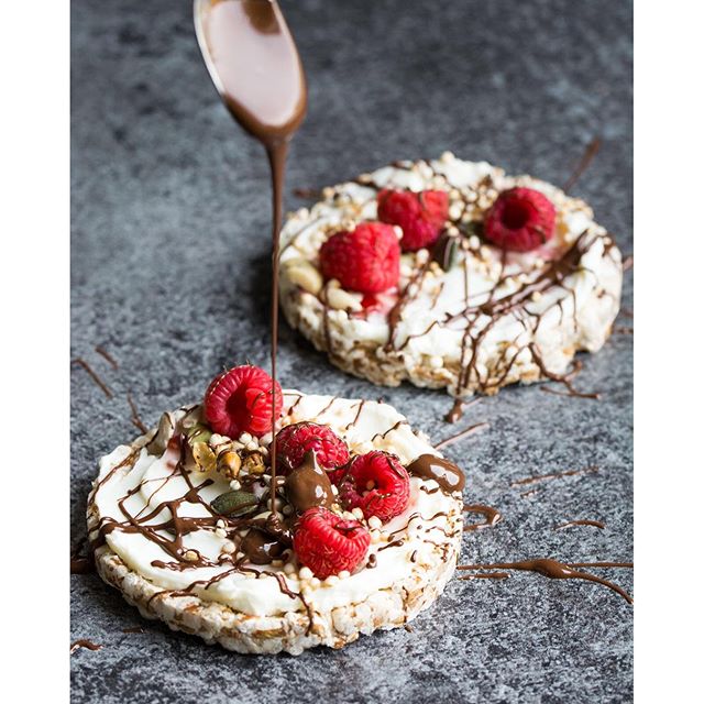 Rice Cakes With Cream Cheese, Raspberry Jam Dark Chocolate And Fresh