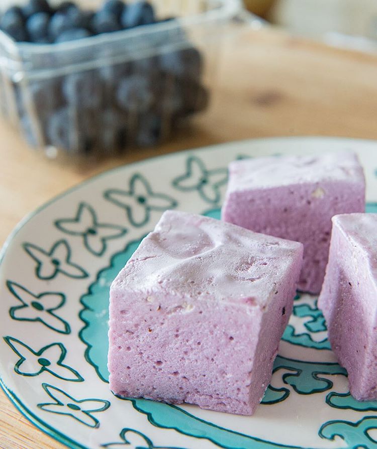Blueberries And Cream Marshmallows by fifteenspatulas Quick & Easy