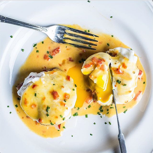 Fried Green Tomato Benedict With Pimento Cheese Hollandaise Recipe