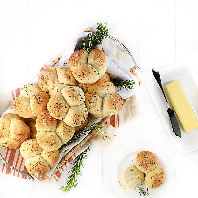 Shortcut Garlic Rosemary Cloverleaf Rolls Recipe The Feedfeed