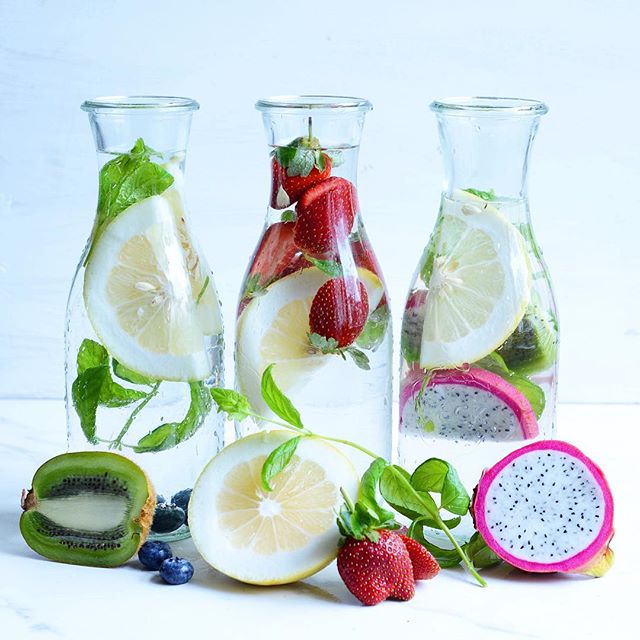 Infused Water With Lemon, Strawberries, Dragon Fruit, Kiwi & Mint