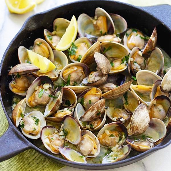 Sautéed Clams With Garlic And White Wine Recipe The Feedfeed