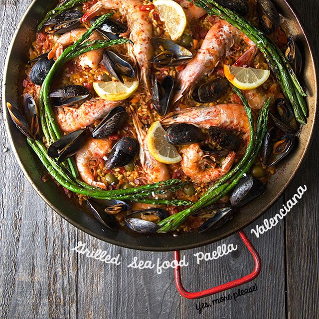 Paella Valenciana With Shrimp, Mussels & Squid by yesmoreplease Quick