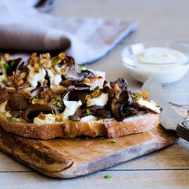 Caramelized Shallot And Portobello Tartine With Lemon Cashew Sauce