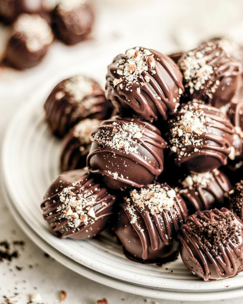 Chocolate Hazelnut Oreo Truffles by freshlybakedgoodies_ Quick & Easy