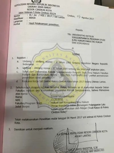 REPRODUKSI PELANGGARAN PERATURAN LALU LINTAS YANG DILAKUKAN OLEH PELAJAR  SEKOLAH MENENGAH ATAS DI KOTA SURAKARTA (Studi Kasus Pelajar Sekolah  Menengah Atas Di Kota Surakarta Yang Mengendarai Kendaraan Bermotor Tanpa  Surat Izin Mengemudi ) |