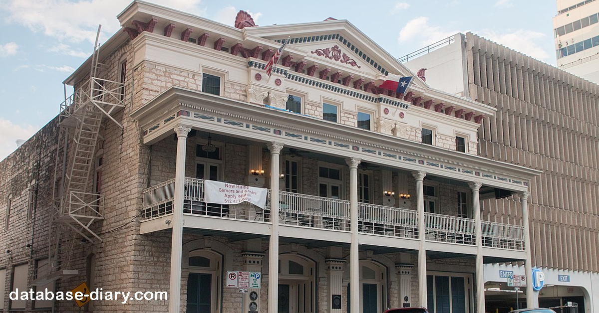 Millett Opera House บันทึกหลอนโลกต่างมิติ