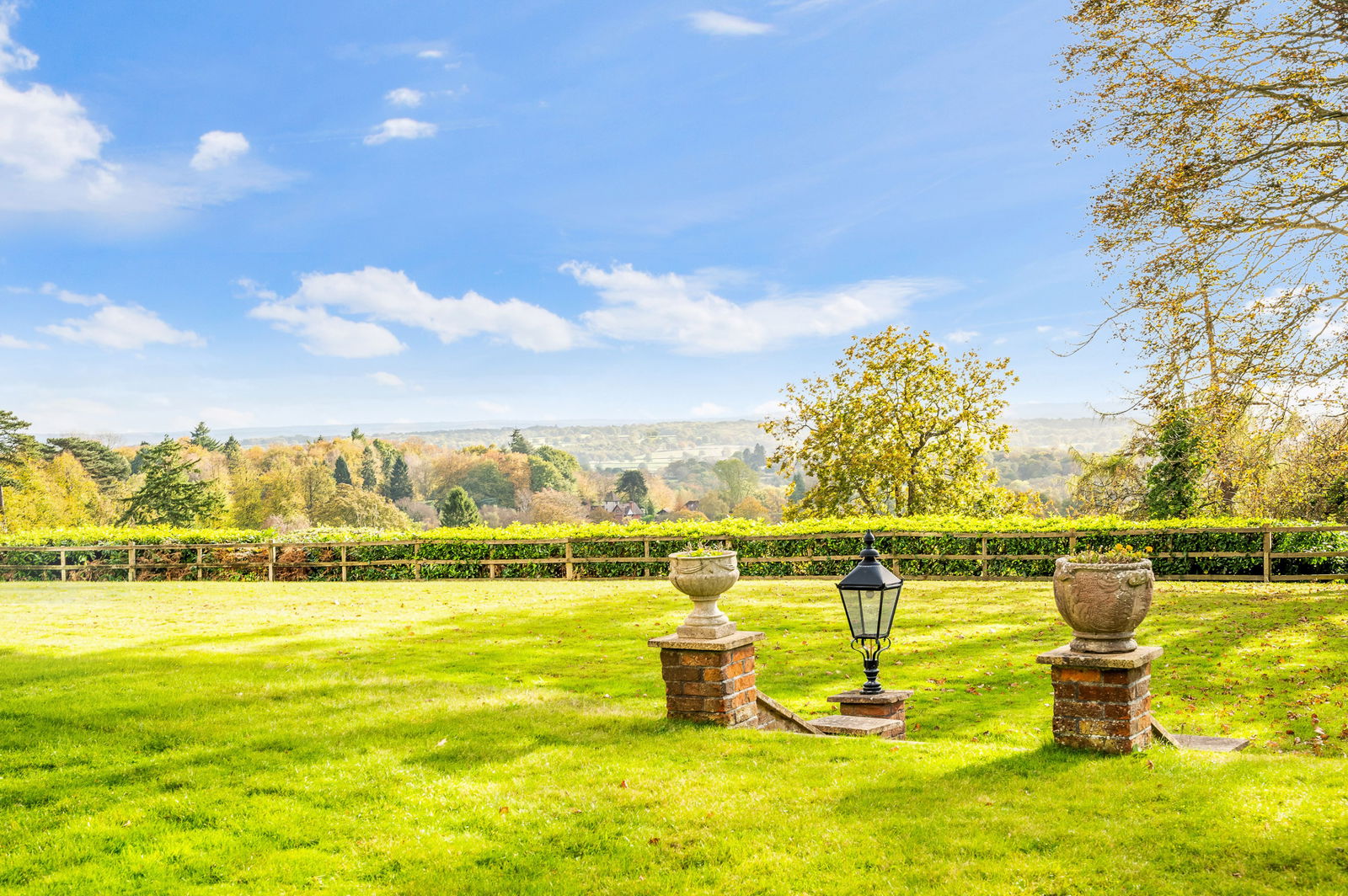 15 acres, Coopers Hill Road, Nutfield, Surrey UKLandandFarms.co.uk