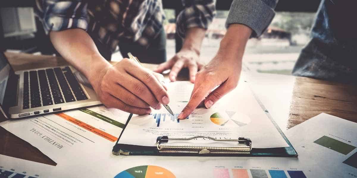 Data Analyst vs. Financial Analyst What’s the Difference? Data