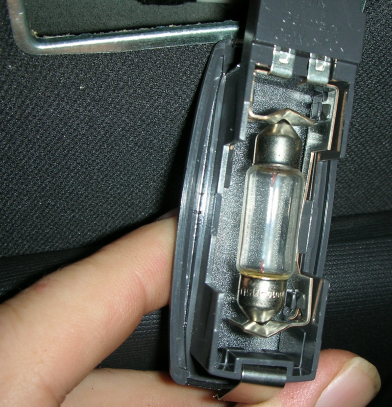 Anyone know the part number of the vanity light? VW Vortex Volkswagen Forum