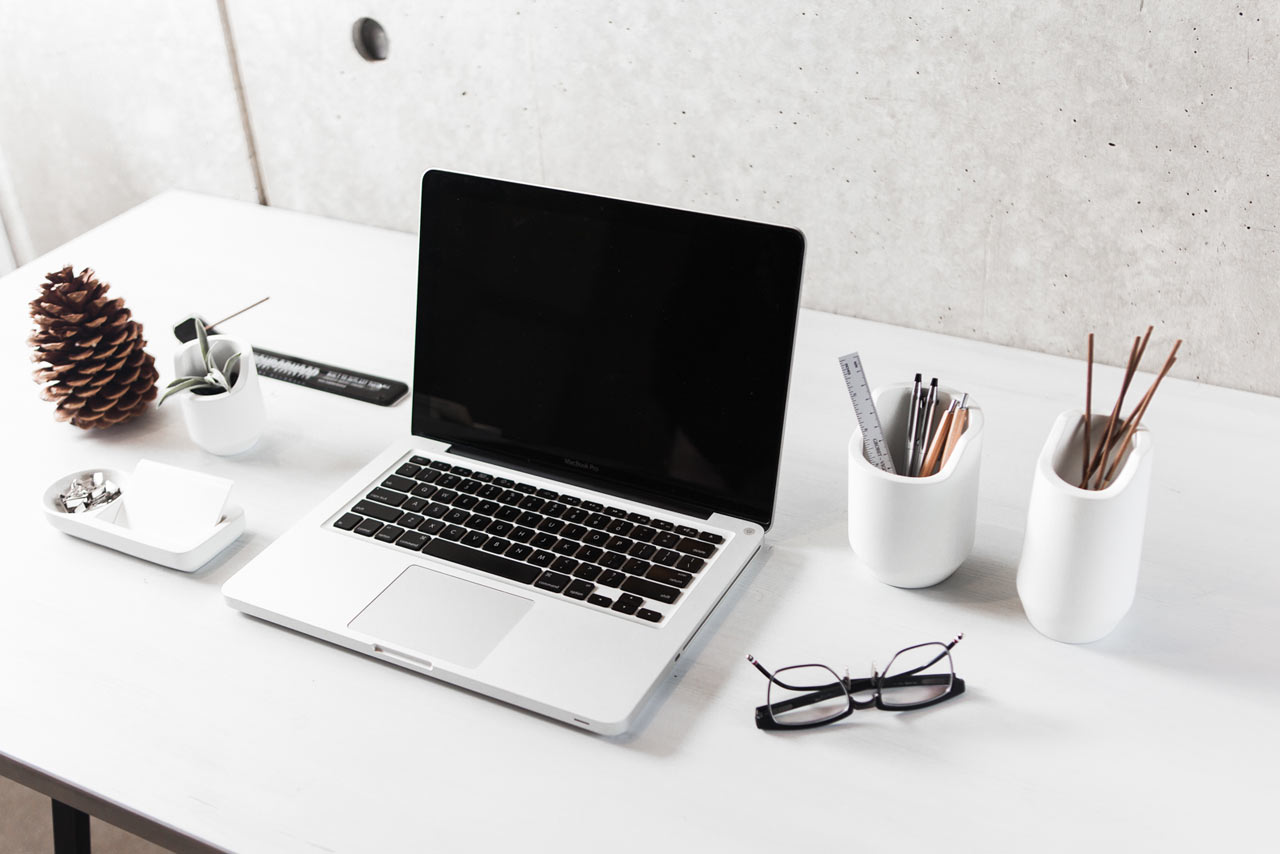 balo và bàn làm việc