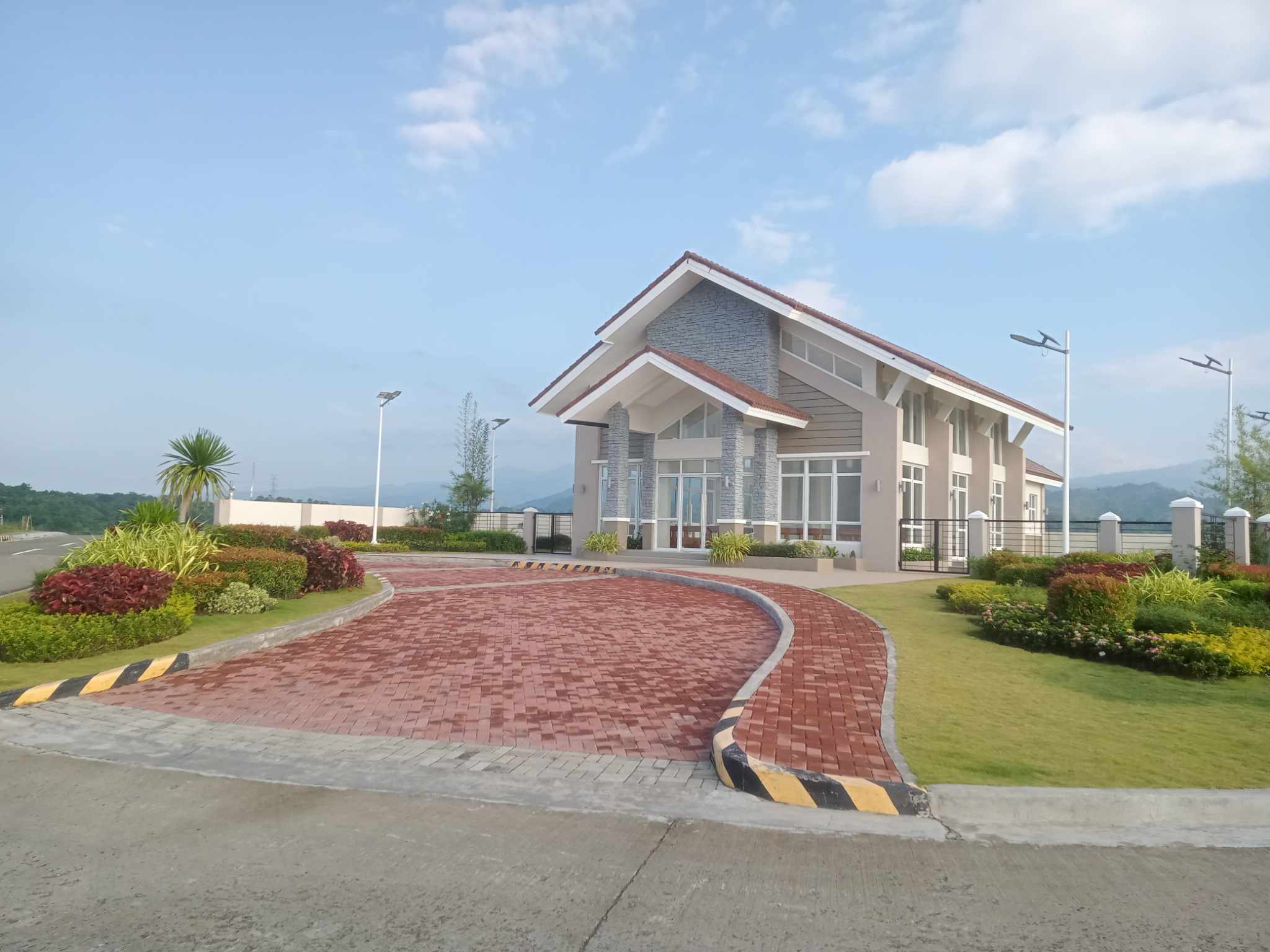 Top 5 Reasons to Invest in Digos Properties Allea Real Estate House