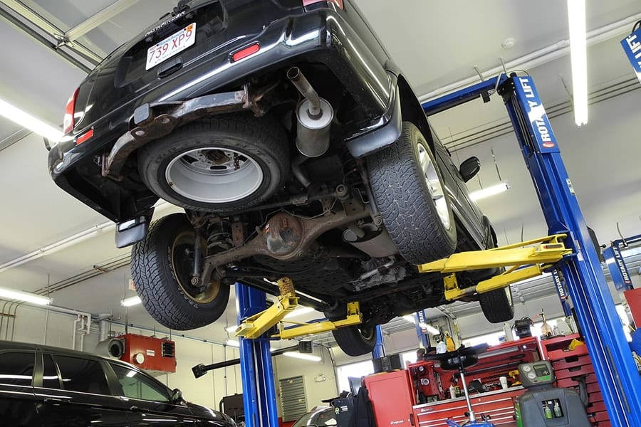 Auto Repair Omaha Dave & Ray's Complete Automotive Best Prices