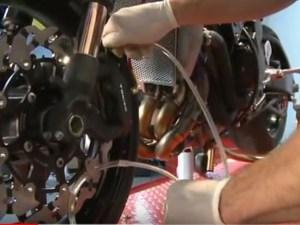HowTo Bleeding Brake Lines Dave Moss Tuning