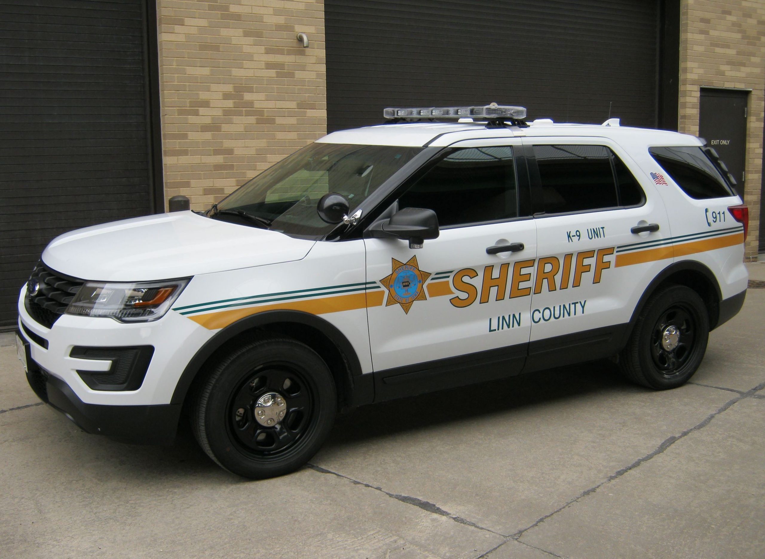 Deputies arrested a 28yearold woman after they say she stabbed a man Davenport Journal