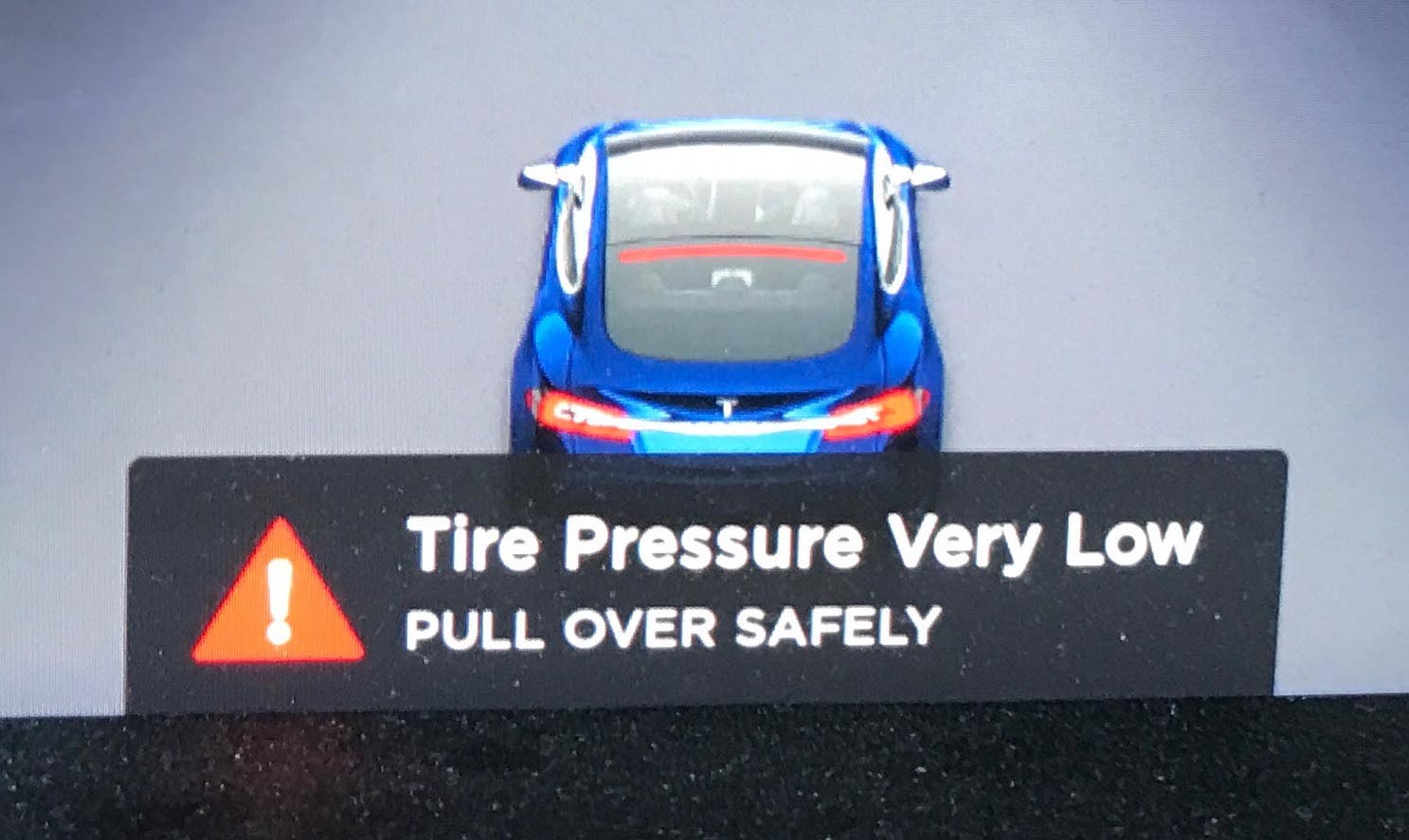 The Tesla Flat Tire Process David Smith, Independent iOS Developer