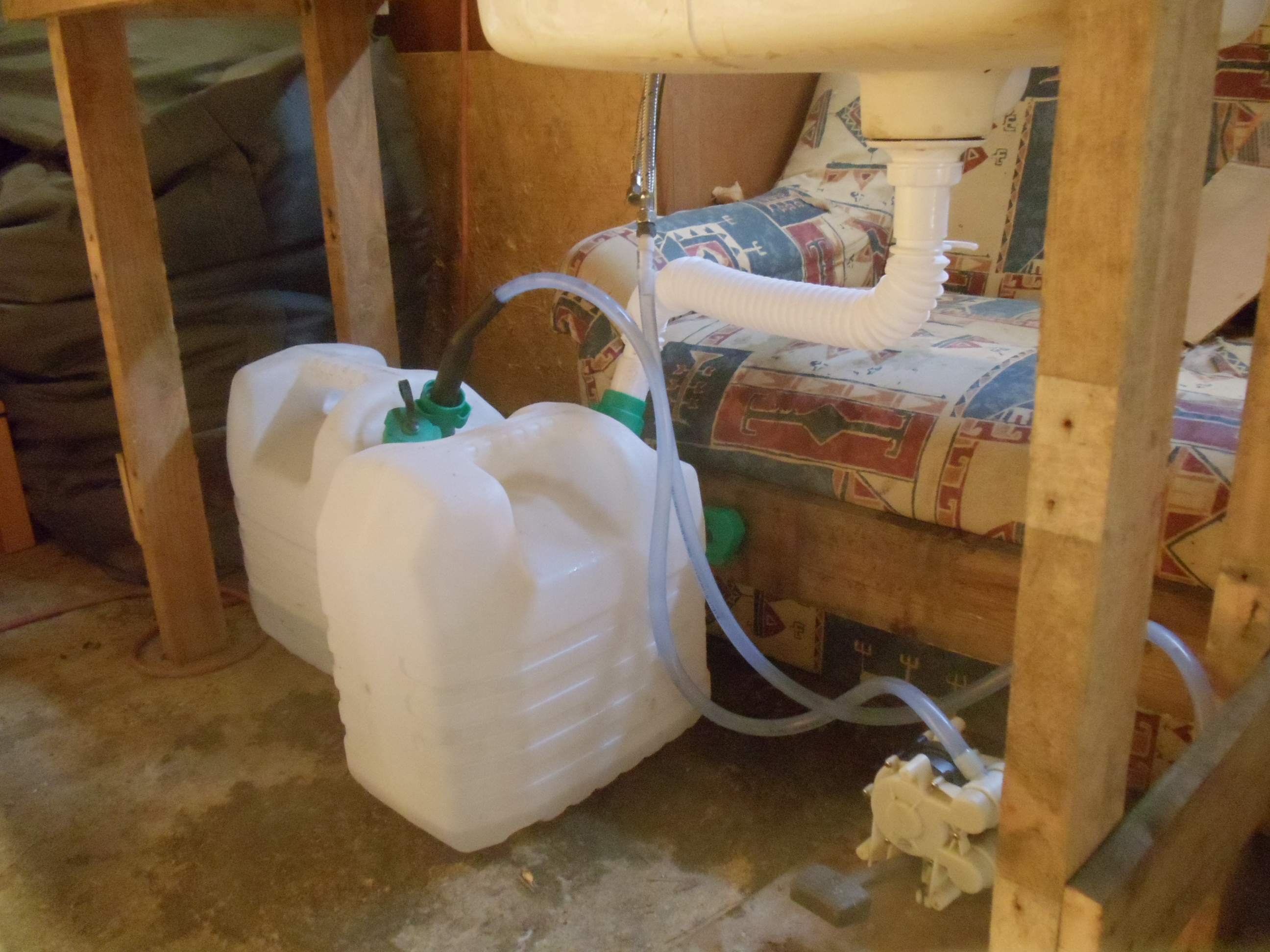 Évier/lavabo sans eau courante ni électricité David Mercereau