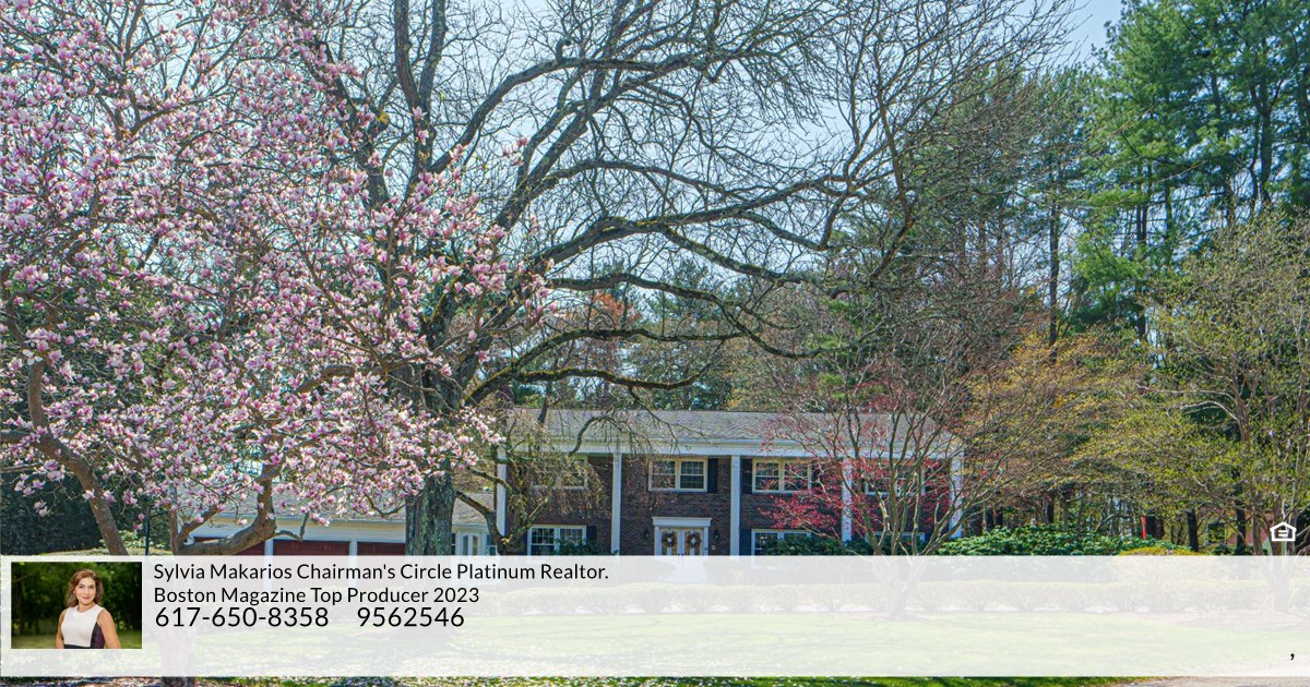 34 Mohawk Rd, Canton, MA 02021