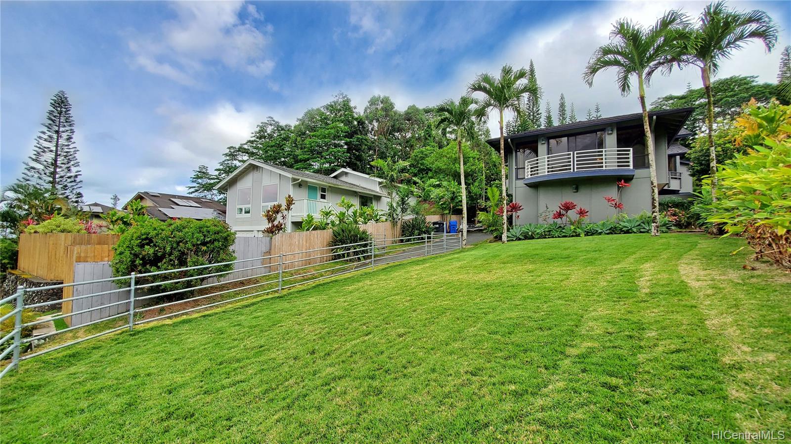 Hawaii Military Realty identifyingmilitarypins3