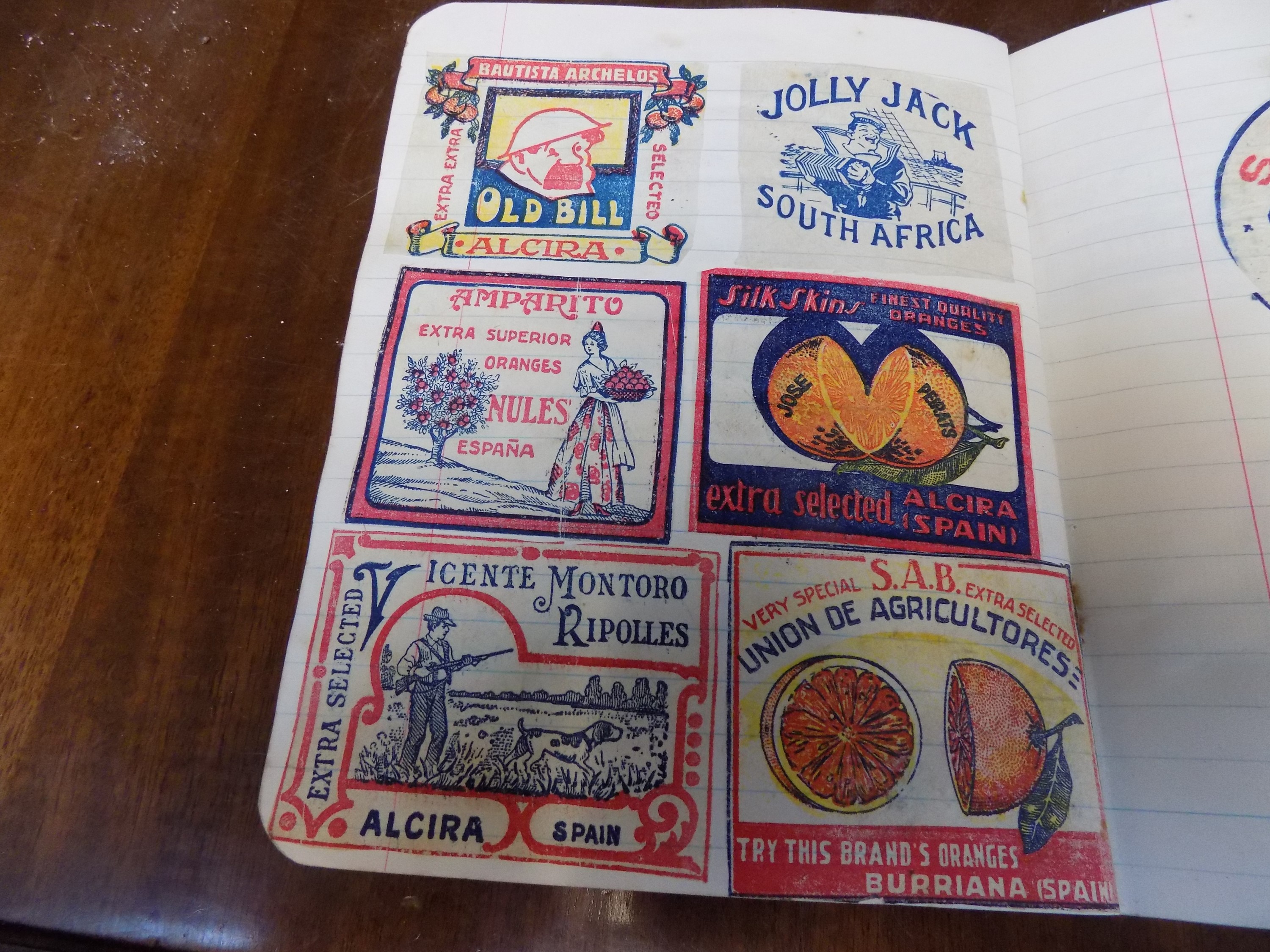 Lot 111 FRUIT WRAPPERS Mostly oranges, 100200 in