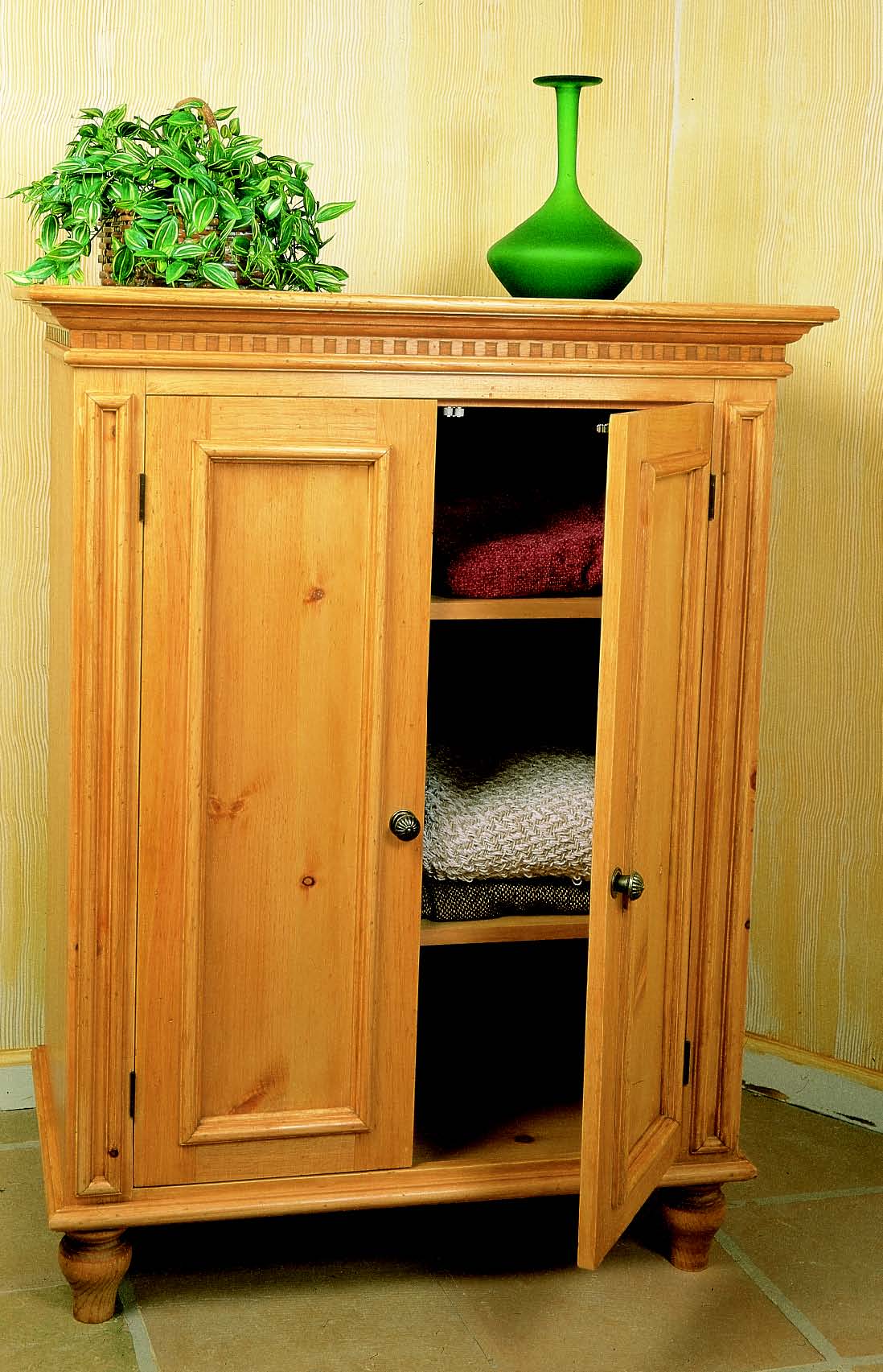 Classical Linen Cupboard David Lee Furniture