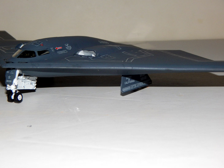 1/144 AMP B-2A Spirit Stealth Bomber - FineScale Modeler - Essential