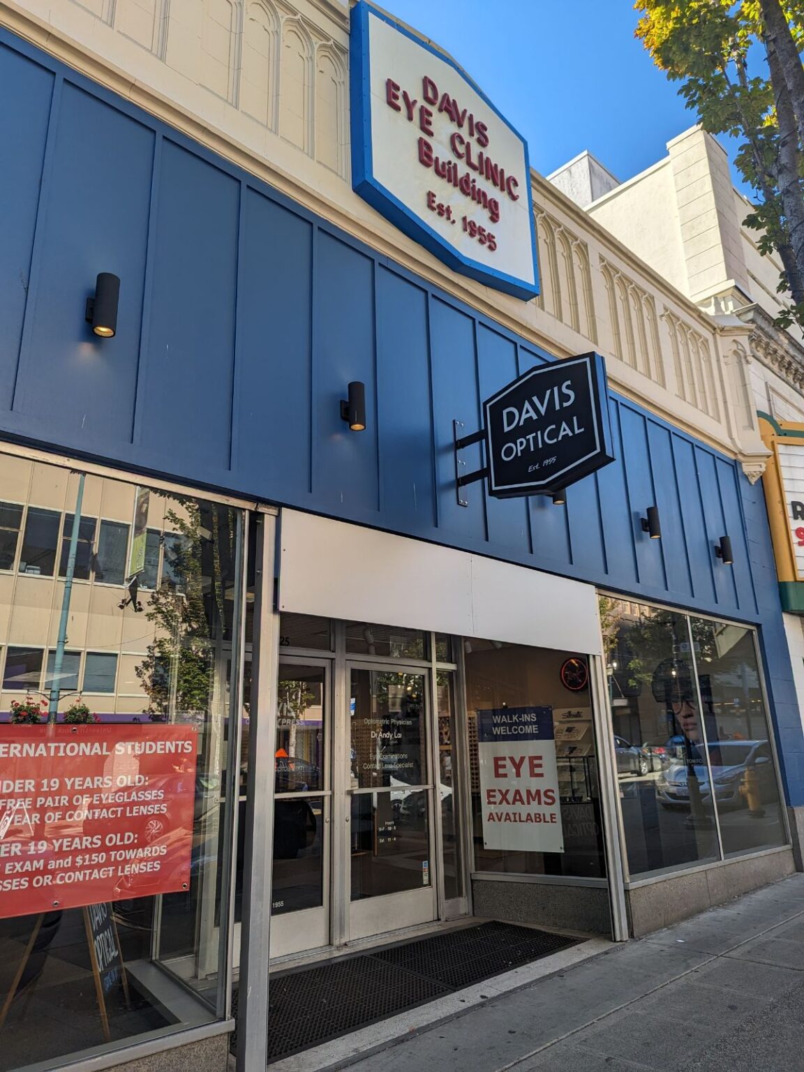 Eyewear Shop, Seattle, WA Davis Optical Xpress
