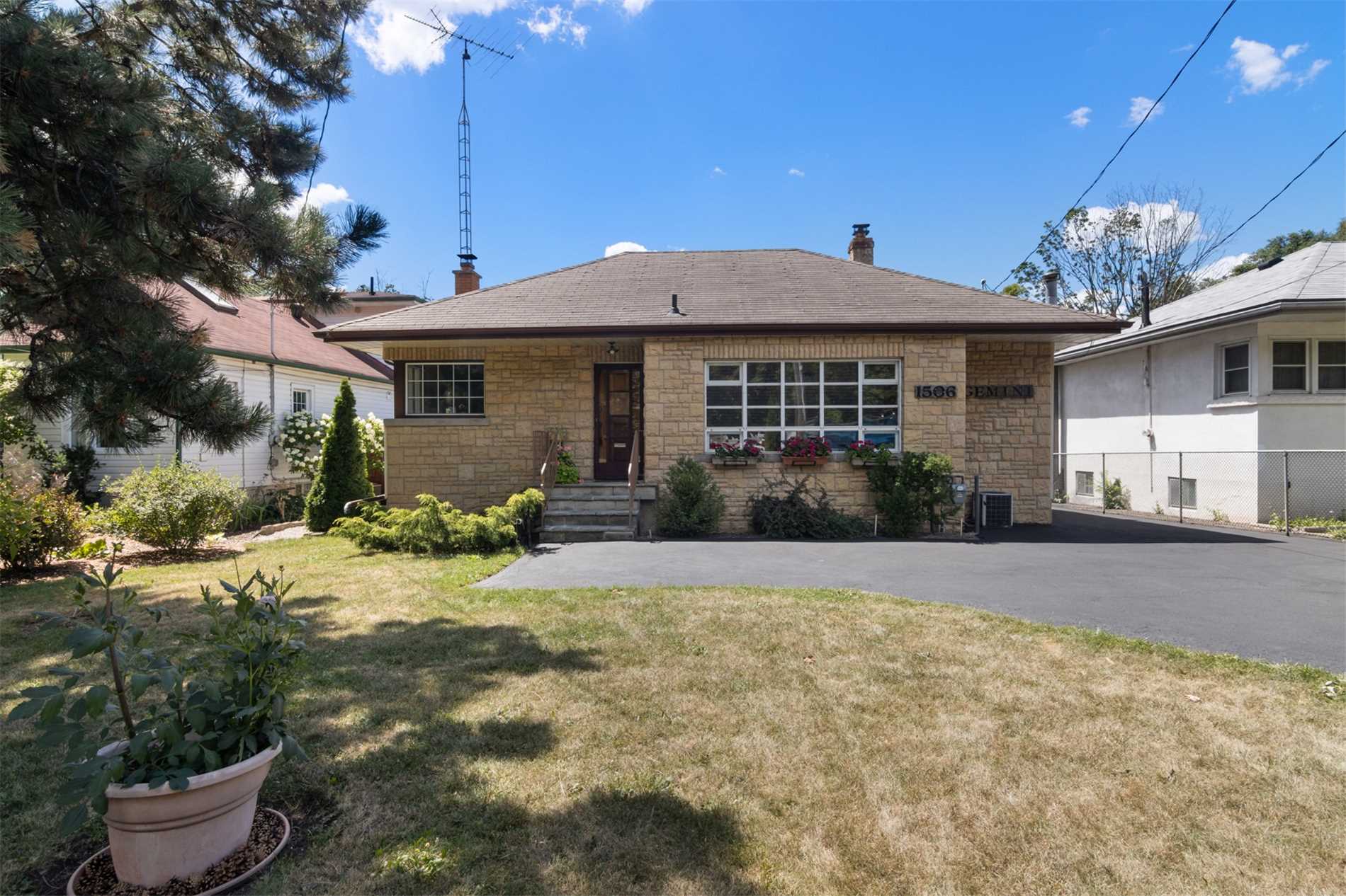 Sold 3 BDRM Bungalow on Cawthra Rd. in Mississauga Dawna Broker at RE/MAX Premier Inc