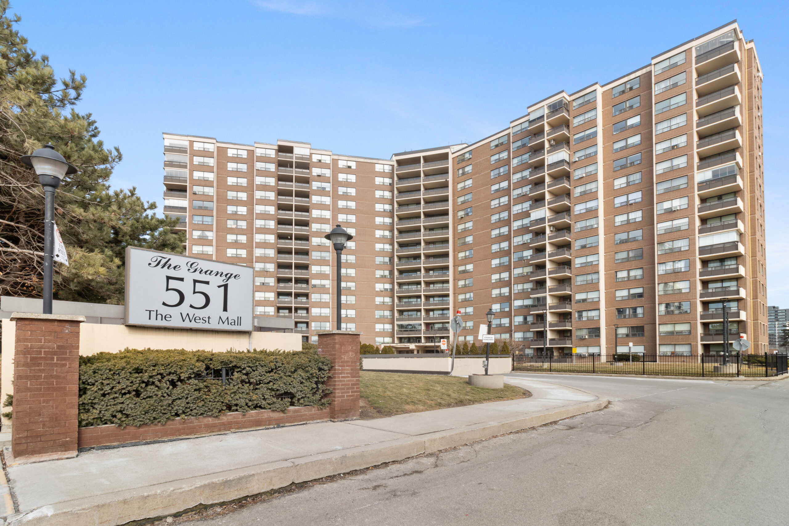 Sold 3 BDRM Condominium at 551 The West Mall Etobicoke Dawna