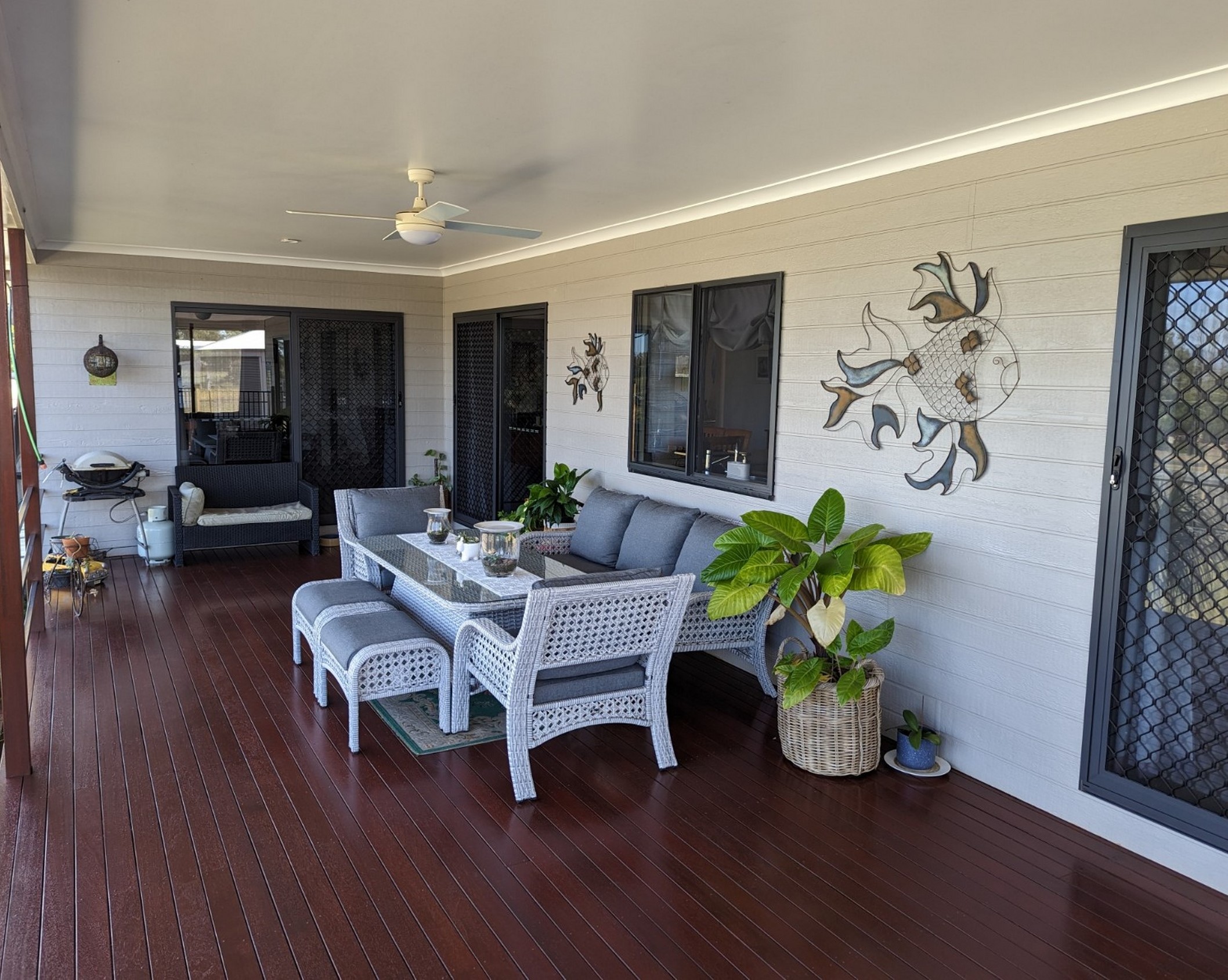 A Perfect Blend of Country Living and Urban Convenience Dawn