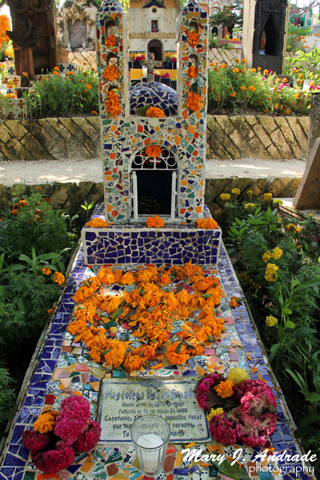 Estilo de tumbas, Cementerio "Puente al Paraíso", Xcaret, Quintana Roo