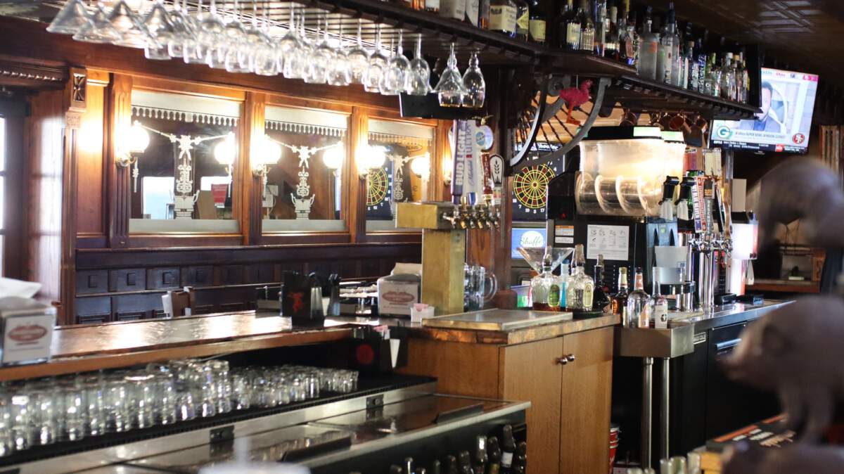 Steve & Tammy’s Tavern on Byers is For Sale! Dayton937