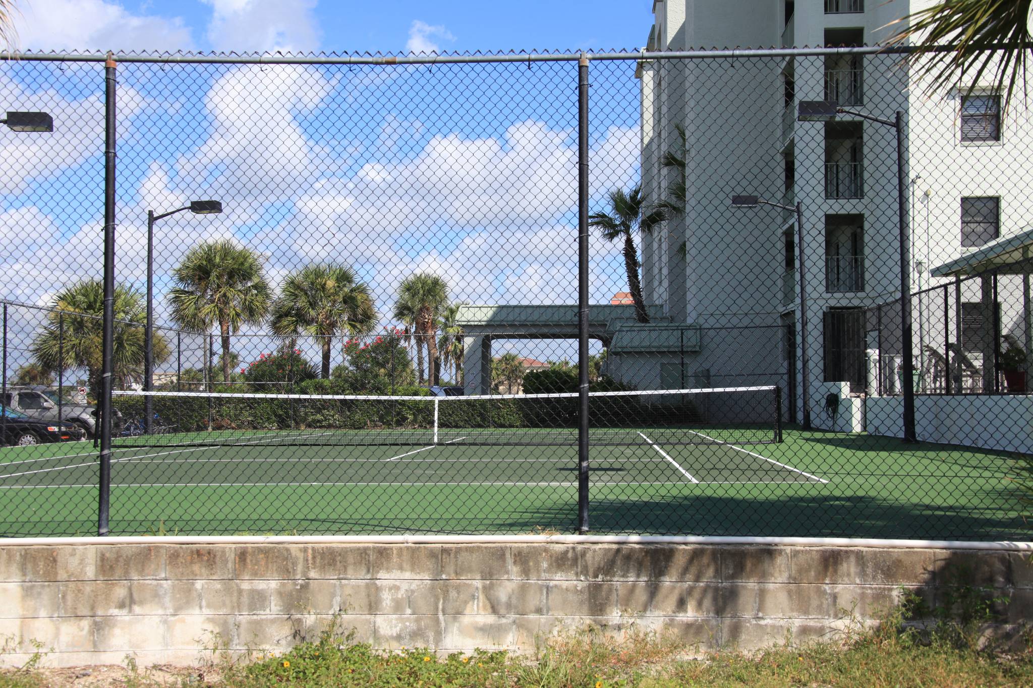 Ocean Terrace Club. Tennis Court Daytona Condos