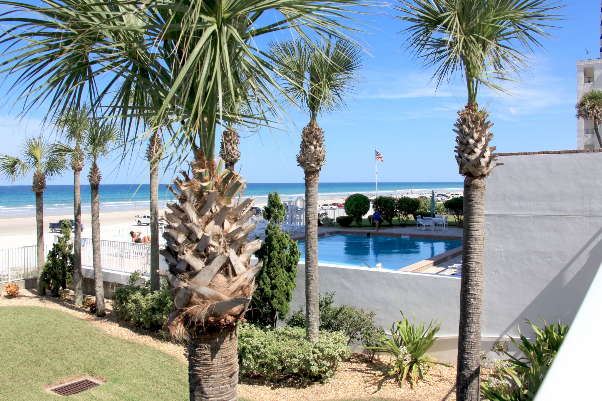 Royal Atlantic Condominium. Pool Daytona Condos