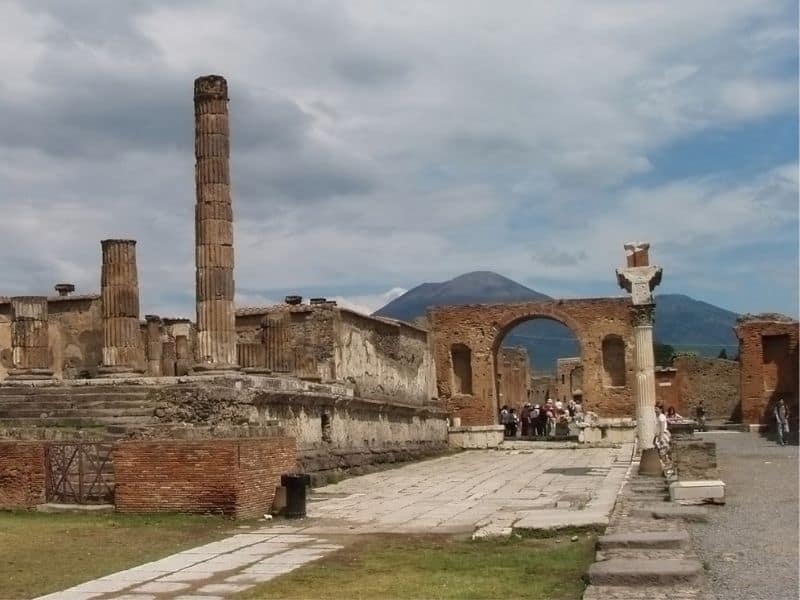 Making the Trip from Naples to Pompeii Day Trip Tips
