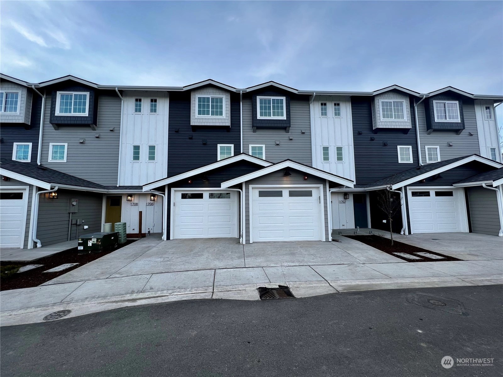 Sunset Village Townhomes and Townhouses For Sale at Sunset Village in